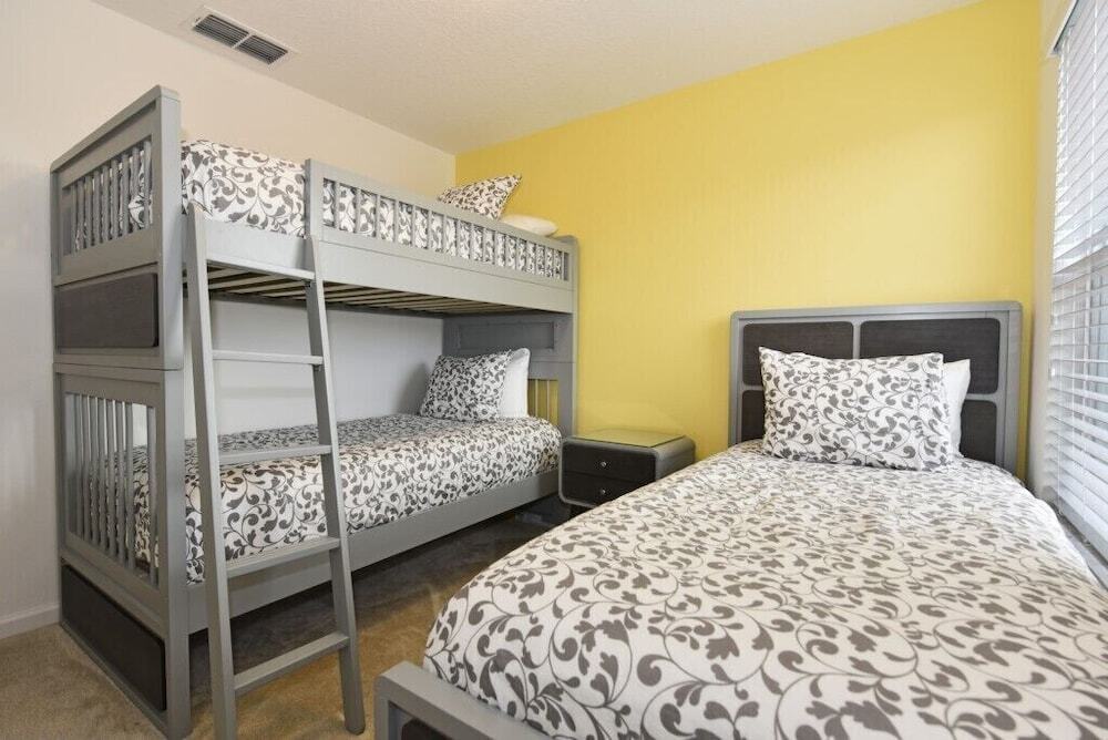 411 Cabello Drive - last minute hotel in Davenport