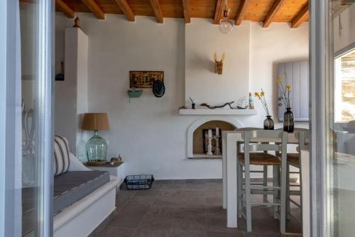 Vathi Balcon Tinos — Panormos — photo 4