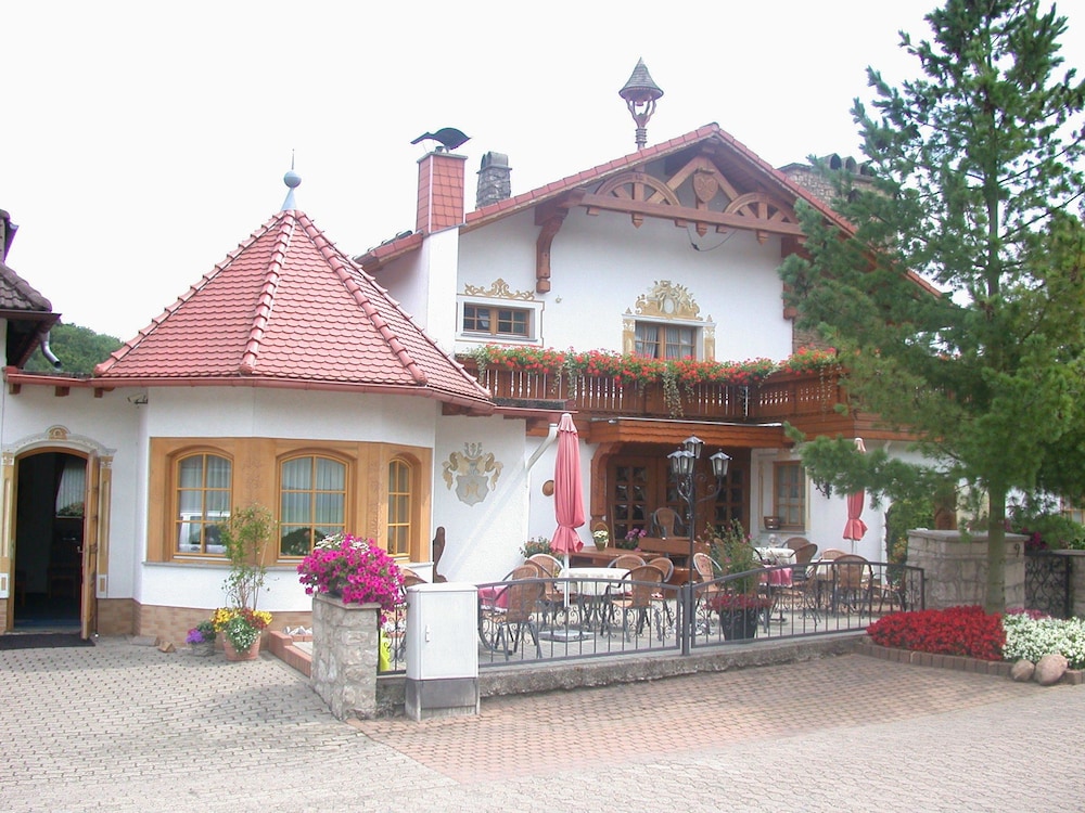 Harzhotel Zum Mühlenberg — 4-Star Luxury Hotel in Bad Sachsa, Germany