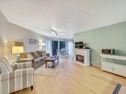 110 Pointes North Inn in Charlevoix, United States