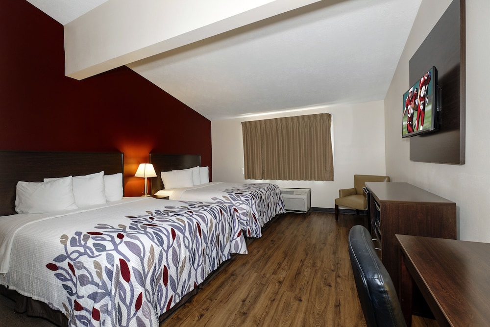 Red Roof Inn Vermillion U of South Dakota - photo 11