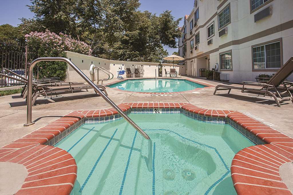 La Quinta Inn & Suites by Wyndham Davis - photo 10