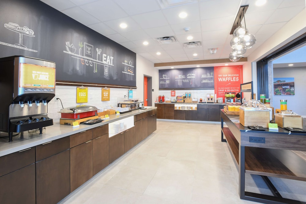 Hampton Inn & Suites Cincinnati Liberty Township - photo 48