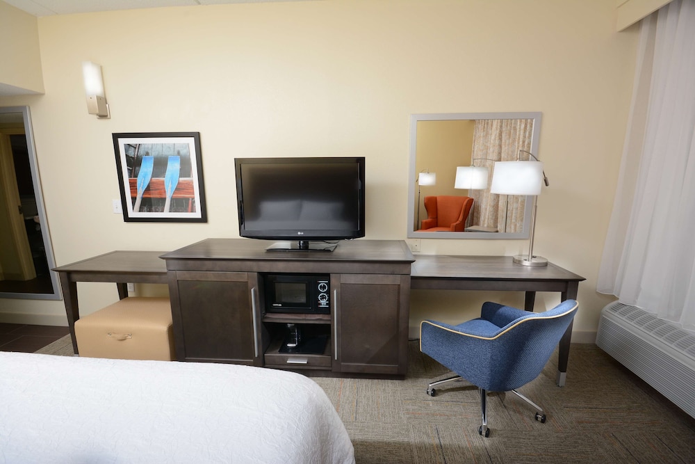 Hampton Inn High Point - photo 9