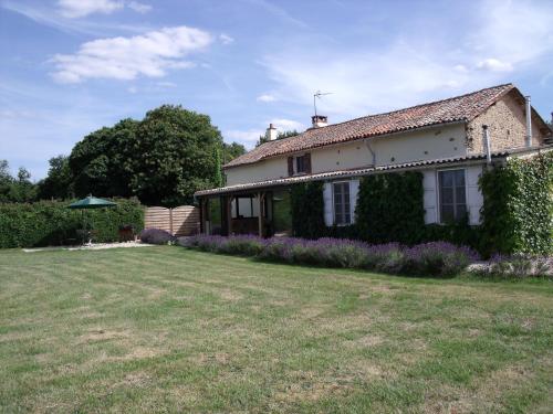 Le Jardin De Rose — Romagne