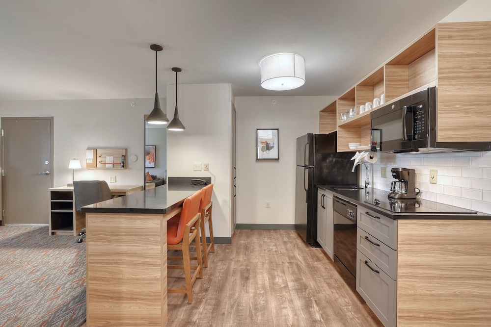 Candlewood Suites Milwaukee Airport by IHG - photo 25