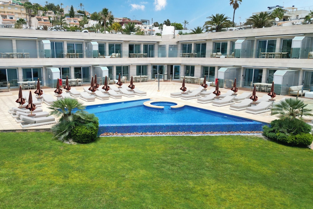 Montiboli Apartments by Buccara — 4-Star Luxury Hotel in Villajoyosa, Spain