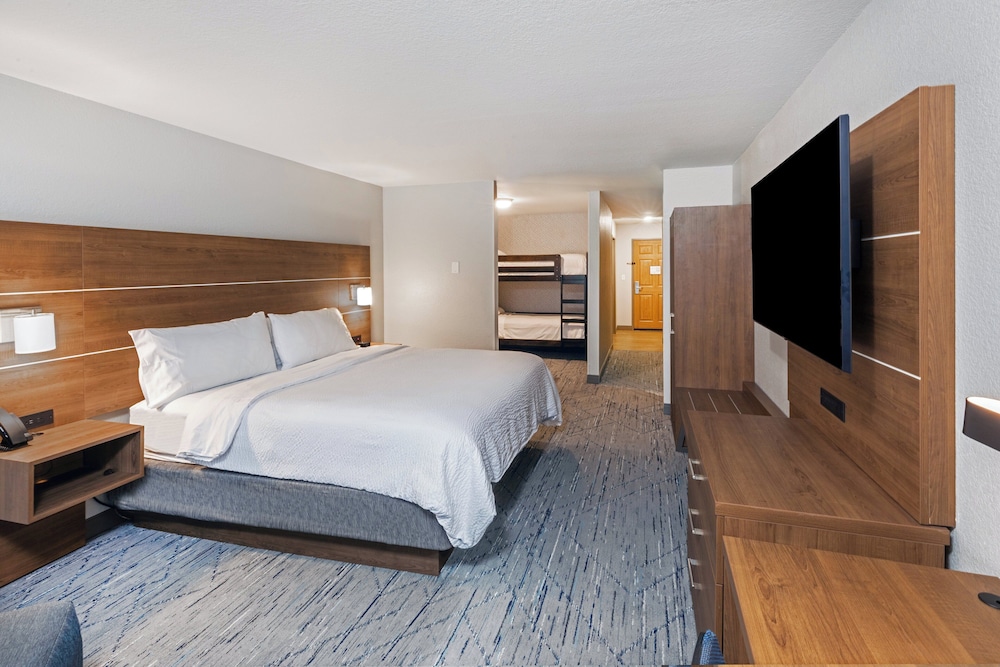 Holiday Inn Express & Suites Tulsa S Broken Arrow Hwy 51 by IHG - photo 12