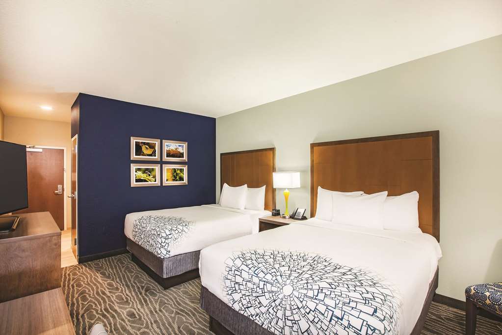 La Quinta Inn & Suites by Wyndham Wichita Northeast - photo 12