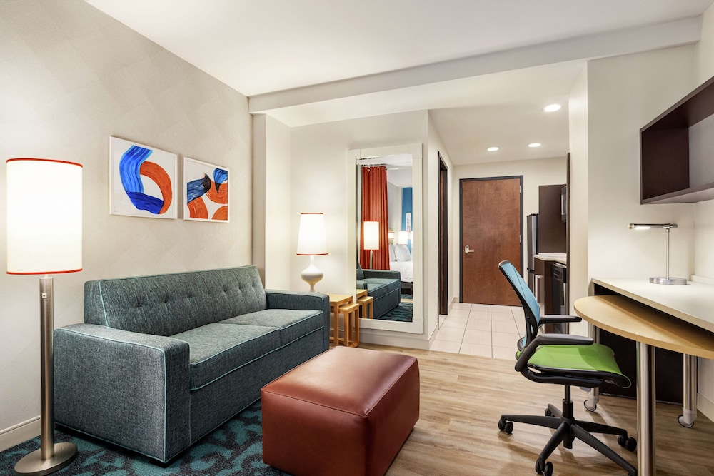 Home2 Suites by Hilton NY Long Island City Manhattan View - photo 21