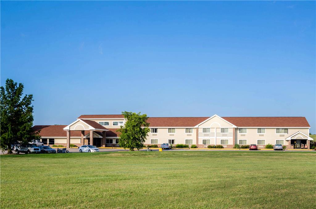 Rodeway Inn Hesston KS pet-friendly hotel Hesston