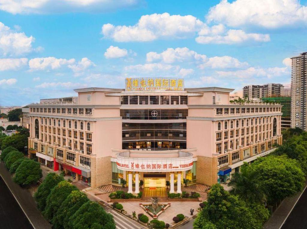 Vienna International Hotel — hotel in Nanning