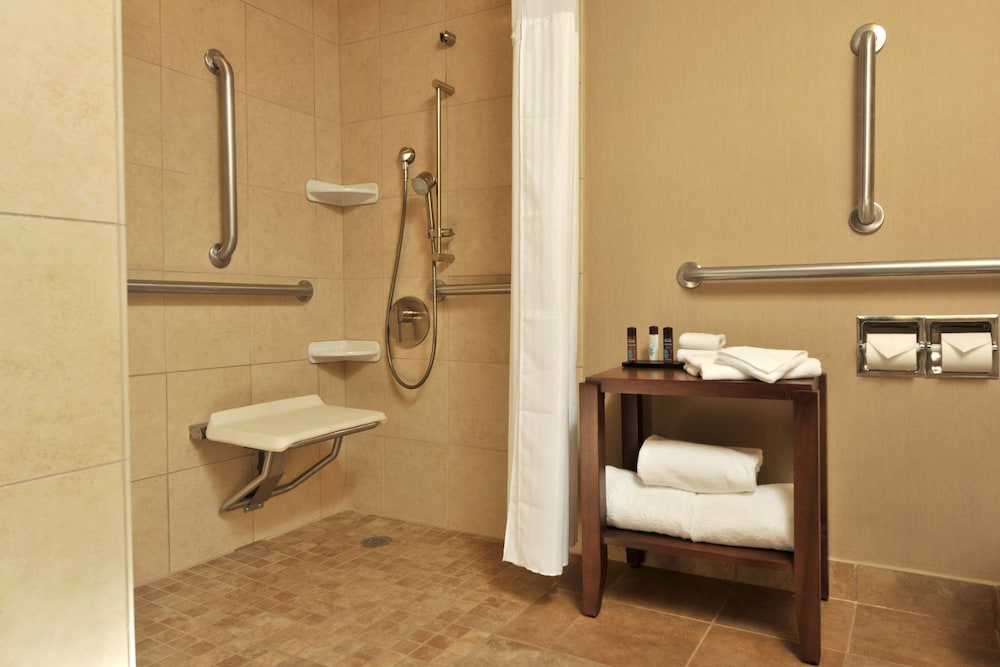 Embassy Suites Hotel Des Moines Downtown - photo 29