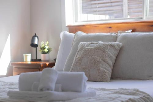 Kline Hideaway Modern 2BR Near Ballarat CBD — hotel in Canadian