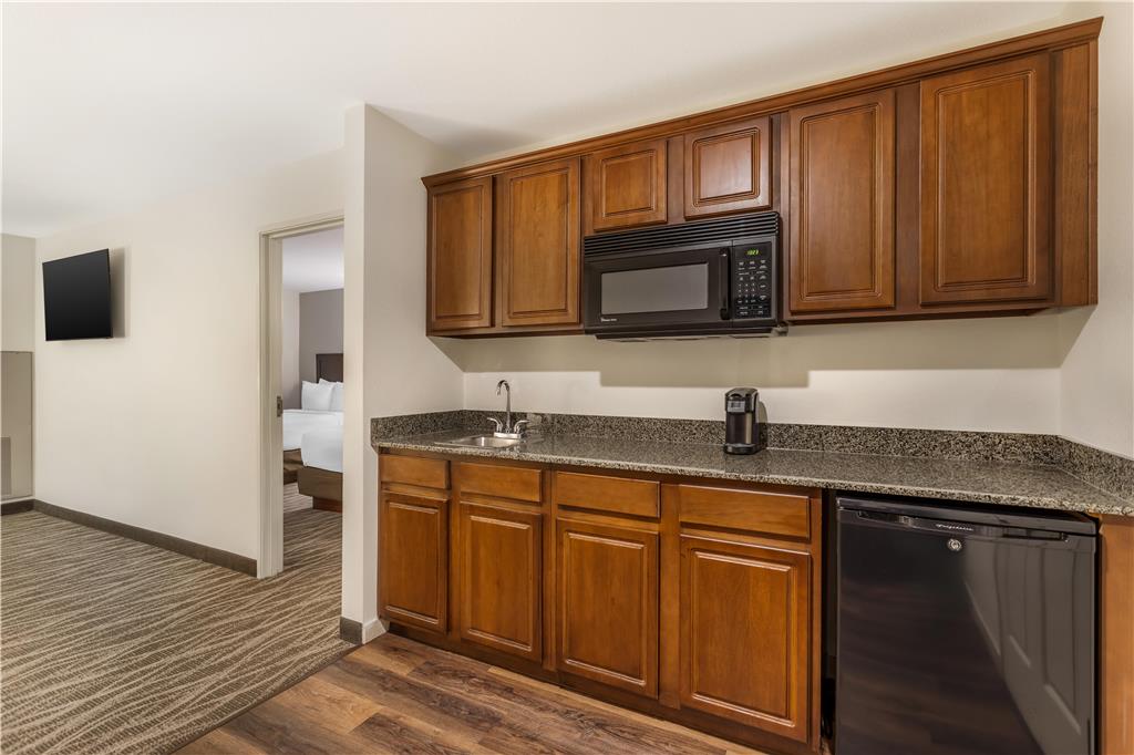 Best Western Plus Valdosta Hotel & Suites - photo 24