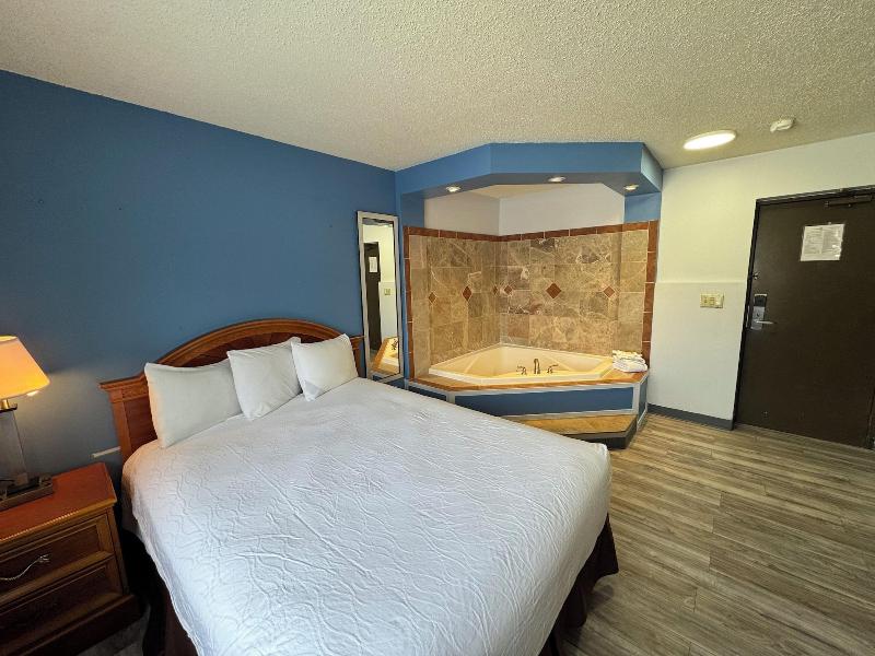 South Ridge Inn - photo 11