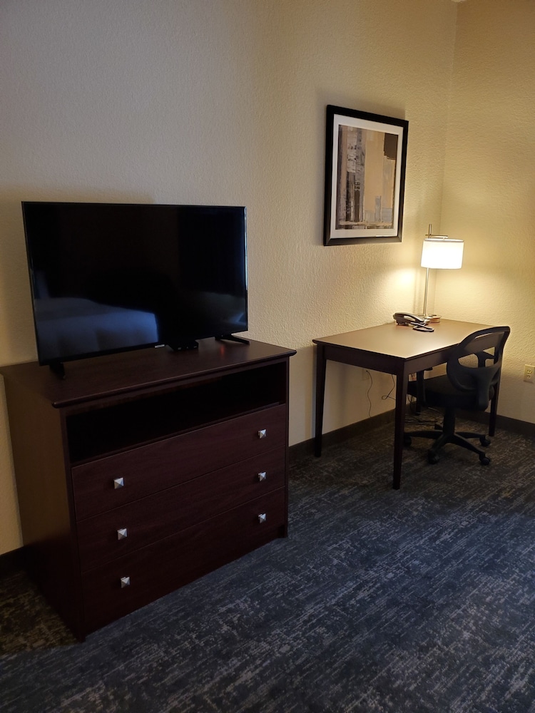 Cobblestone Suites Oshkosh - photo 28