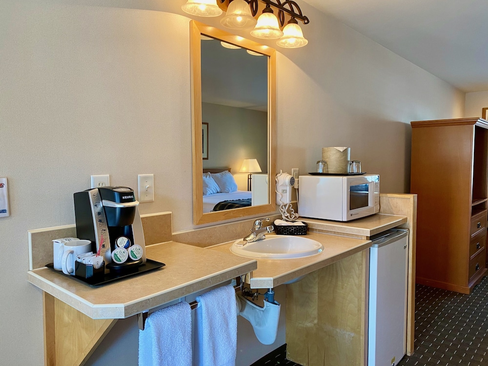 Cousins Country Inn - photo 48