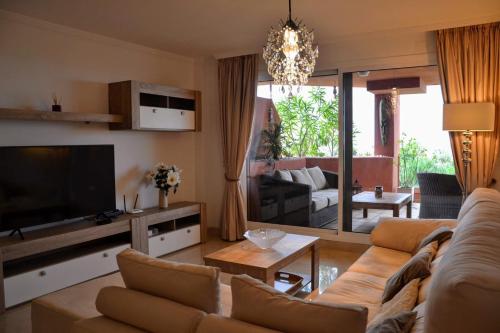 El Patio Doña Julia — 4-Star Luxury Hotel in Casares, Spain