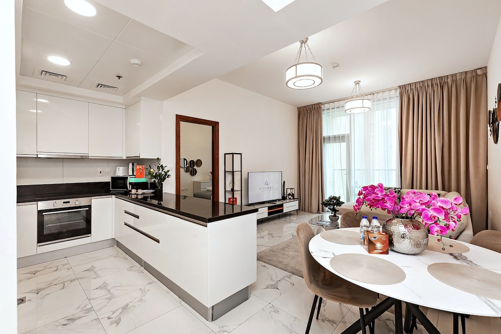 Stylish 1BR Apartment at Meera Tower — 4-Star Luxury Hotel in Dubai, United Arab Emirates
