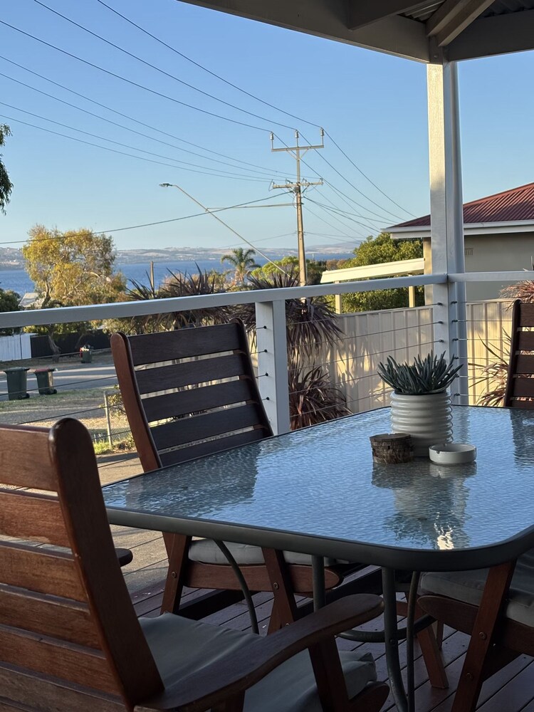 Serenity Holiday House Port Lincoln Holiday House — 4-Star Luxury Hotel in Port Lincoln, Australia
