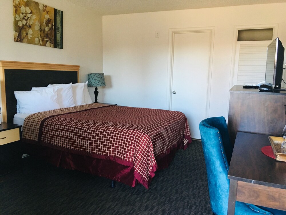 Old Mill and Suites - photo 12