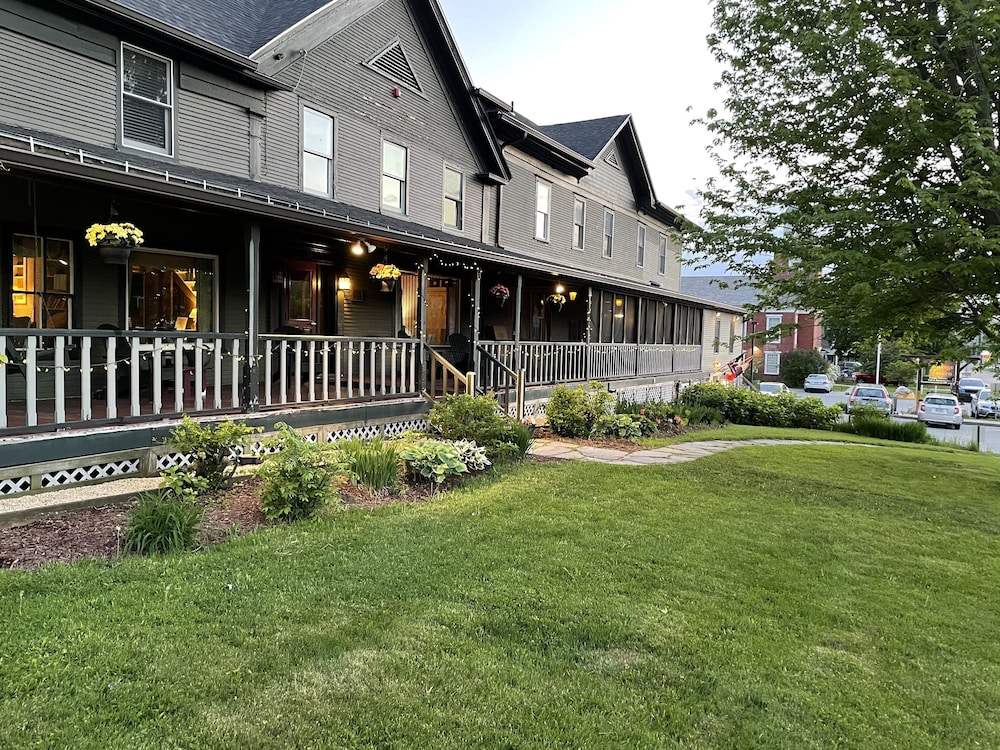 Smugglers Notch Inn — hotel in Jeffersonville