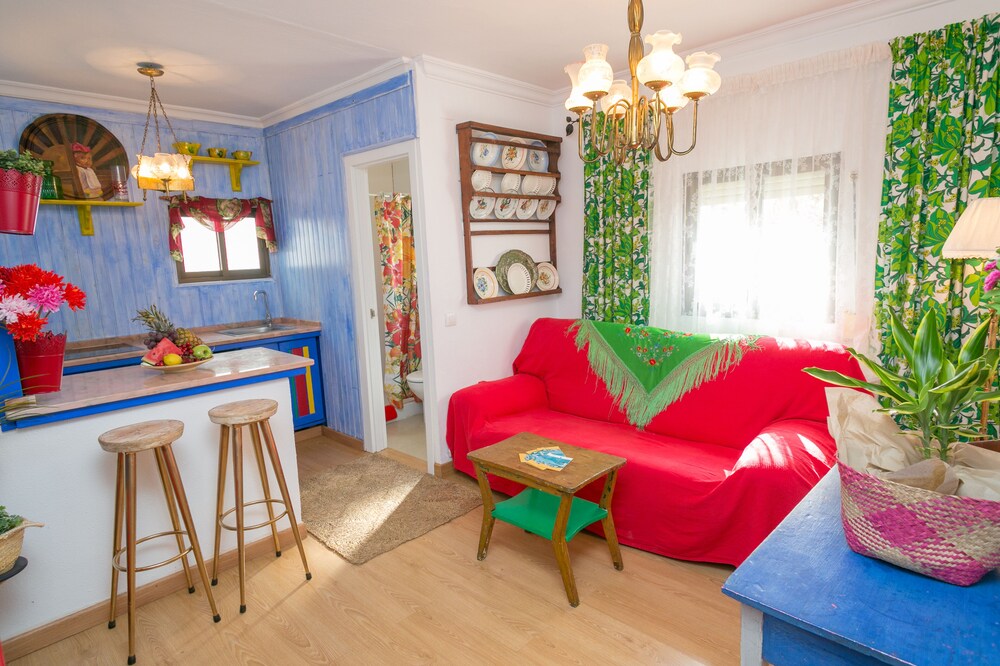 El Mundo de Frida Parking y Terraza — 4-Star Luxury Hotel in Conil De La Frontera, Spain