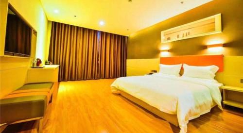 7 Days Premium Shihezi Passenger Terminal in Shihezi, People's Republic of China