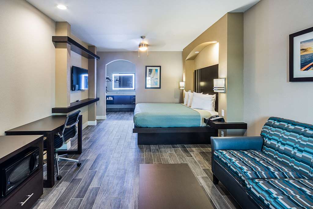 Econo Lodge Inn and Suites Houston NW Cy Fair - photo 13