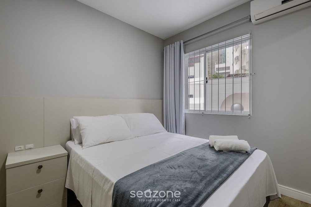 Apartments 100m From the Beach in BC ERM