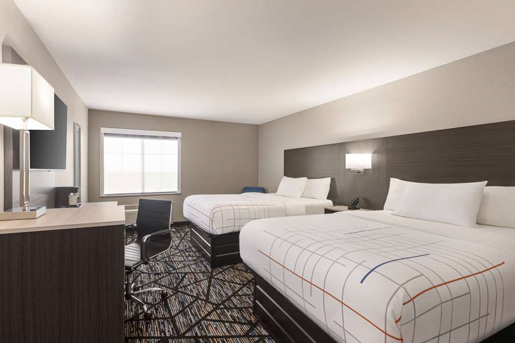 La Quinta Inn & Suites by Wyndham San Antonio N Stone Oak - photo 25