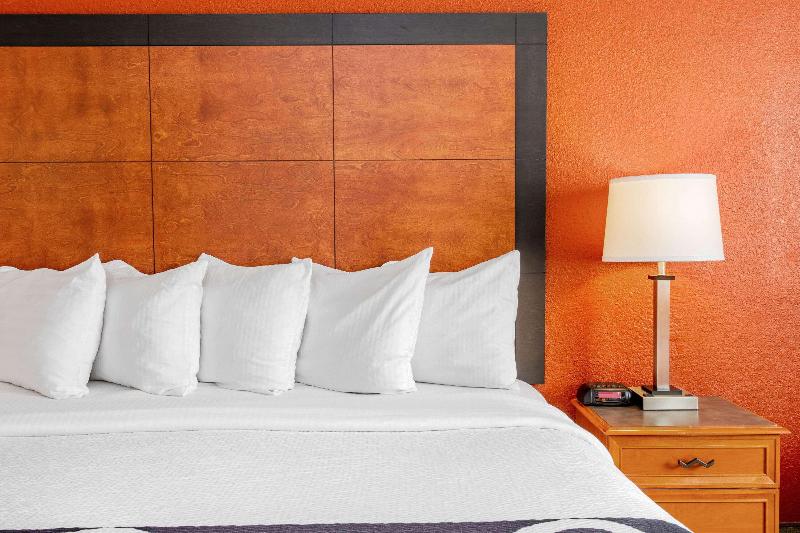 La Quinta Inn Chicago O'Hare Nr. 6072 - photo 26