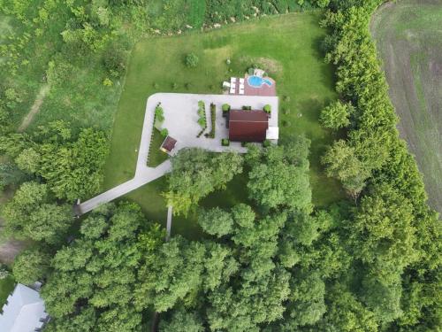 Еко готель Quiet Forest - carbon neutral hotel in Unknown City