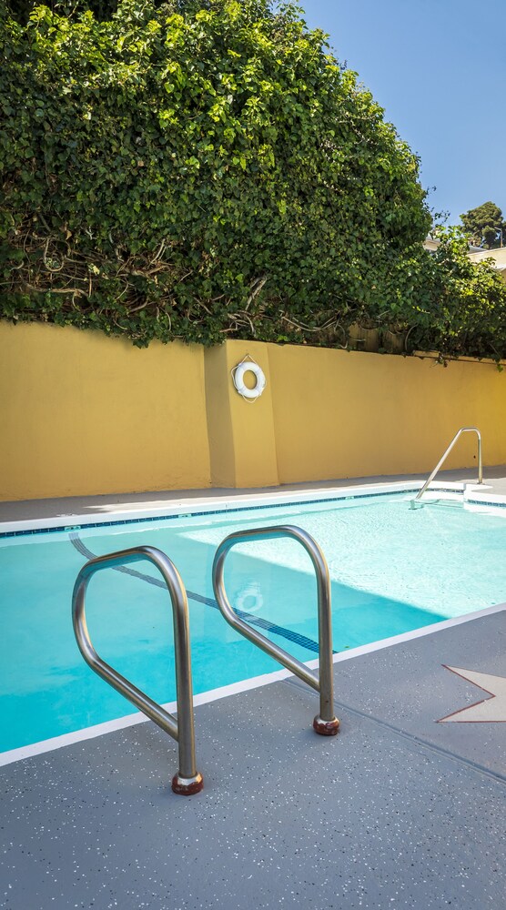 Dusk Hotel Hollywood - photo 10