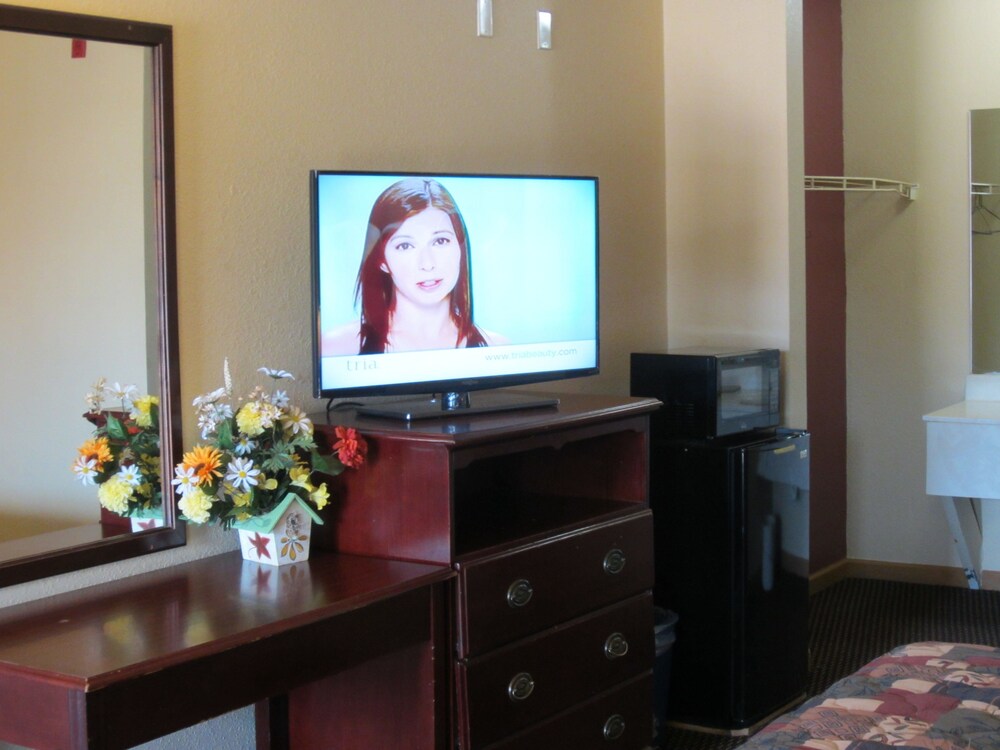 First Western Inn - photo 27