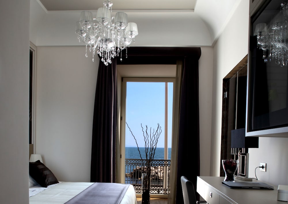 Partenope Relais - carbon neutral hotel in Naples