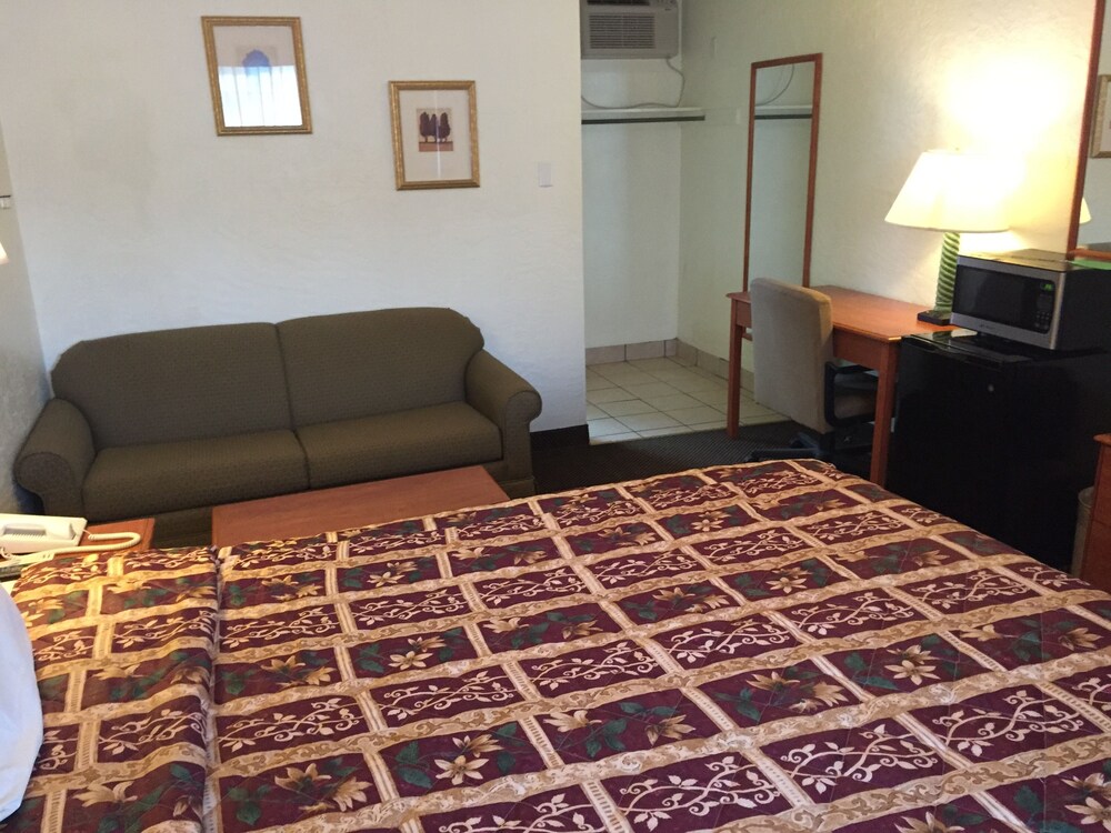 Budget Inn and Suites Colby - photo 29