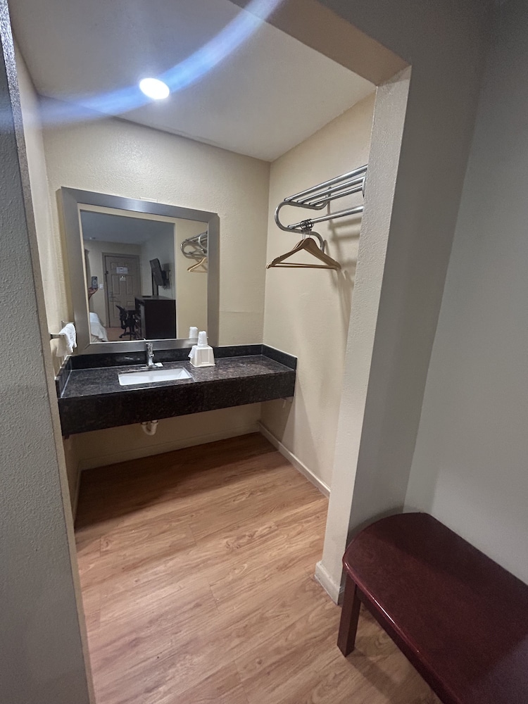Blue Star Inn - photo 18