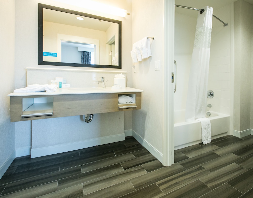 Hampton Inn & Suites Tempe Phoenix Airport AZ - photo 51