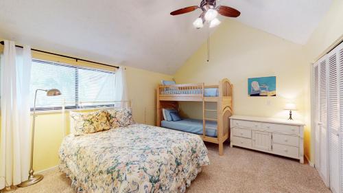 704 Queens Grant - photo 16