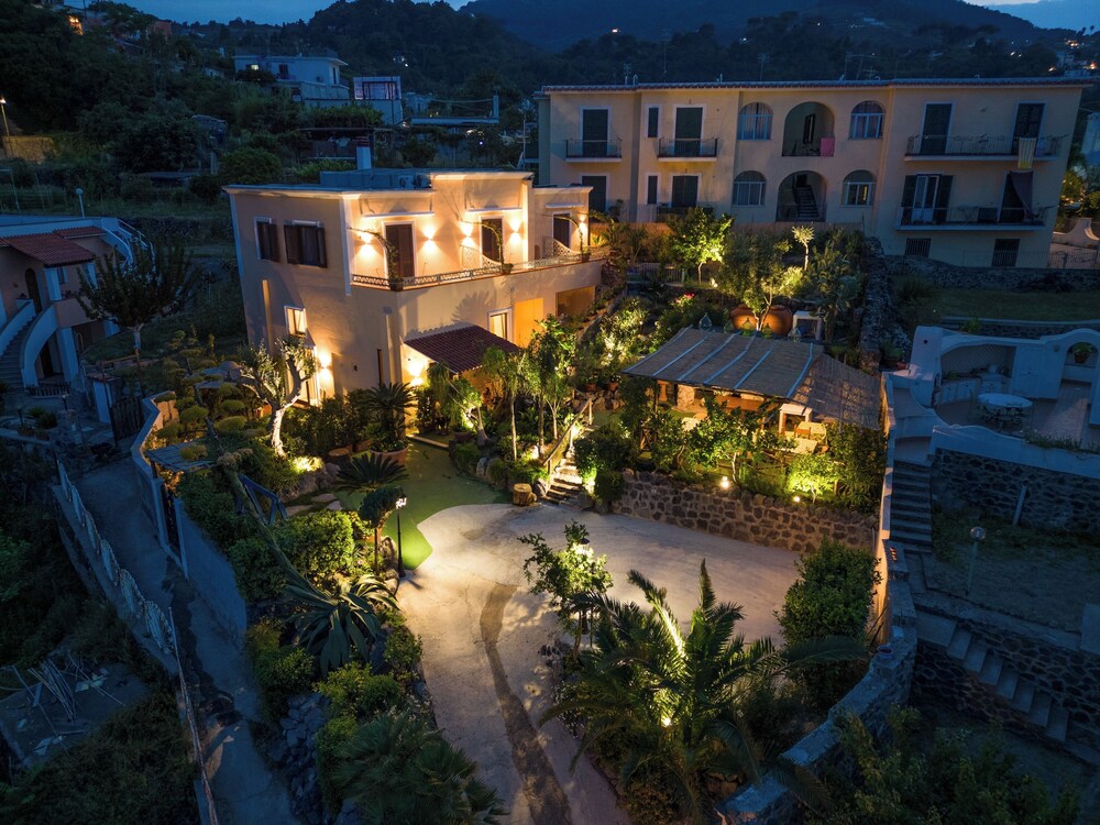 La Rosa Luxury B&B — 4-Star Luxury Hotel in Ischia, Italy