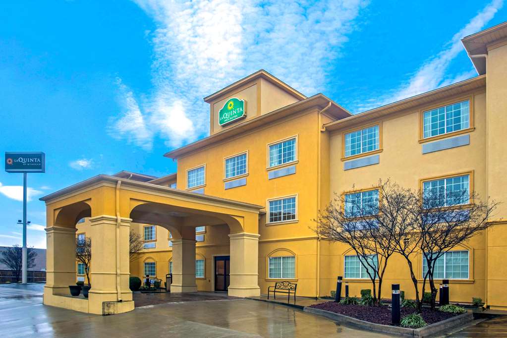 La Quinta Inn & Suites by Wyndham Fort Smith - featured photo