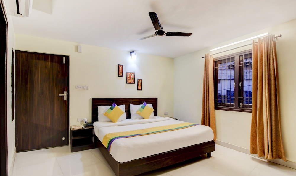 Hotel Royal Monarch by Treebo in Gorakhpur, India