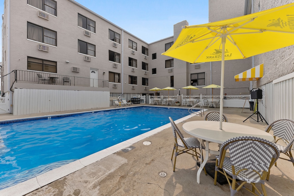 Oceanic Hotel - photo 35