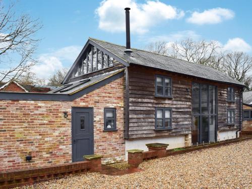 Uk46591 Polecat Barn — 5-Star Luxury Hotel in Wivelsfield Green, United Kingdom