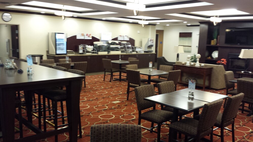 Holiday Inn Express & Suites Cambridge by IHG - photo 25