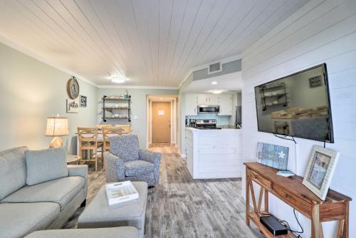 Fernandina Beach Condo with Pool and Beach Access — 4-Star Luxury Hotel in Fernandina Beach, United States