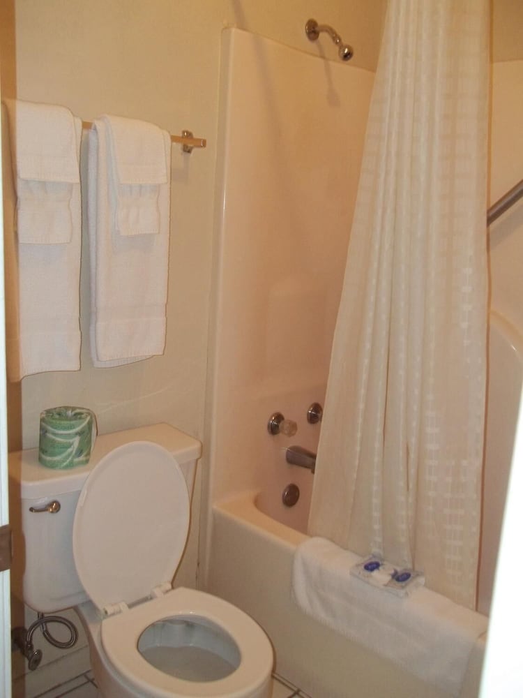 Americas Best Inn Brinkley - photo 15