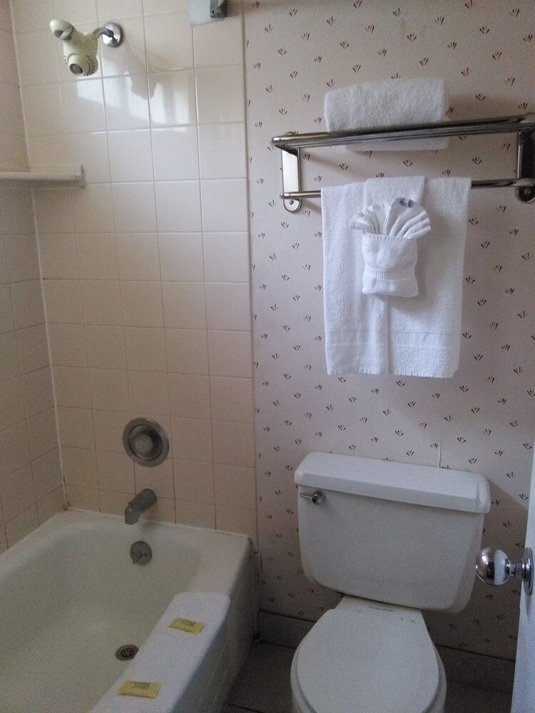 Yakima Valley Inn - photo 21